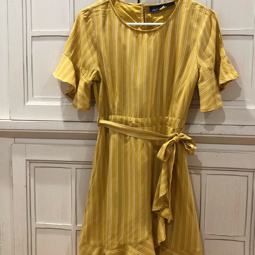 Short Yellow dress